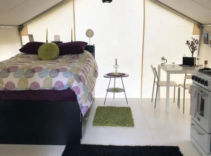 Vines And Puppies Glamping Hideaway
